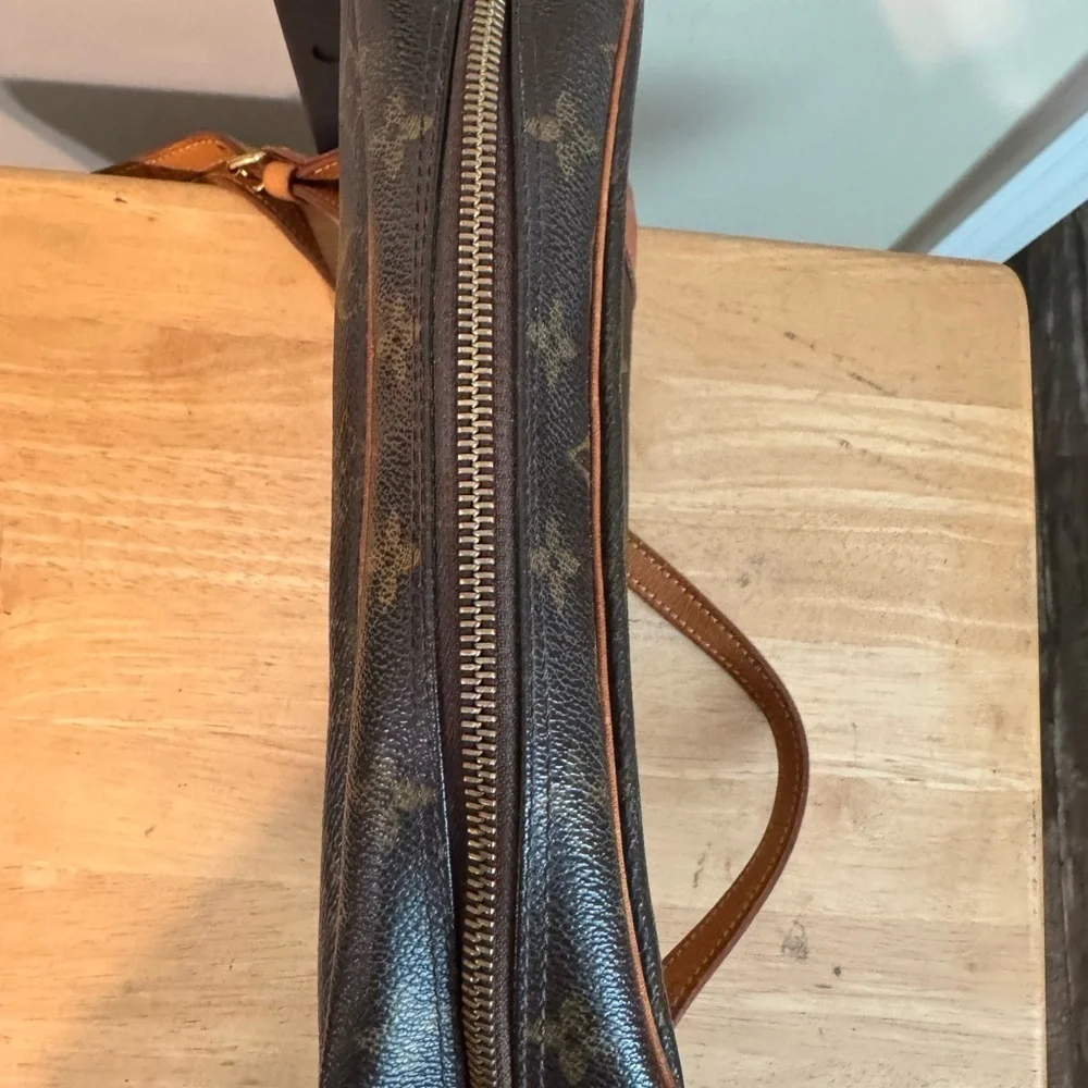Louis Vuitton Trocadero 26 Monogram Brown Crossbody Bag